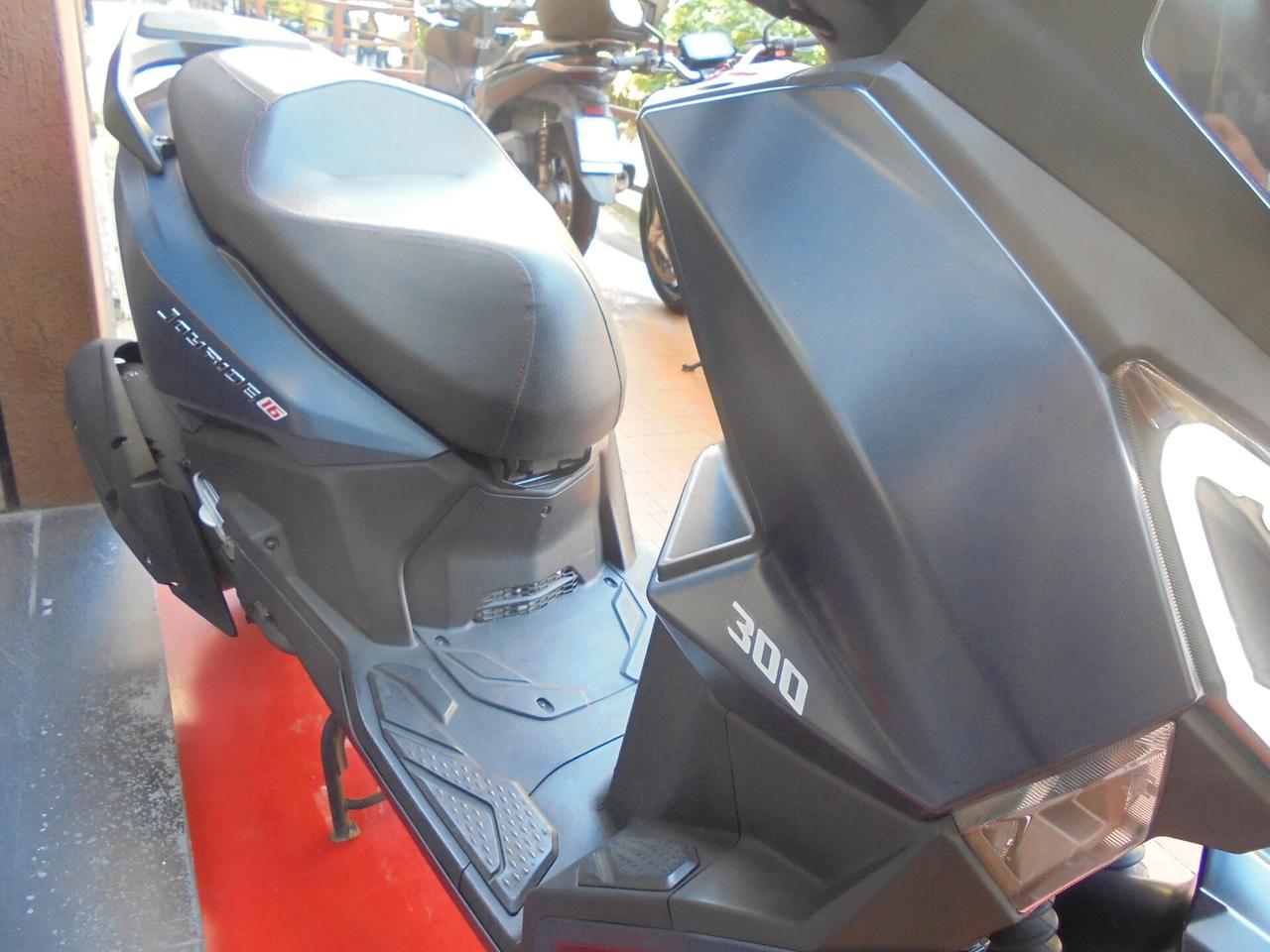 Sym Joymax 300 ABS + TCS