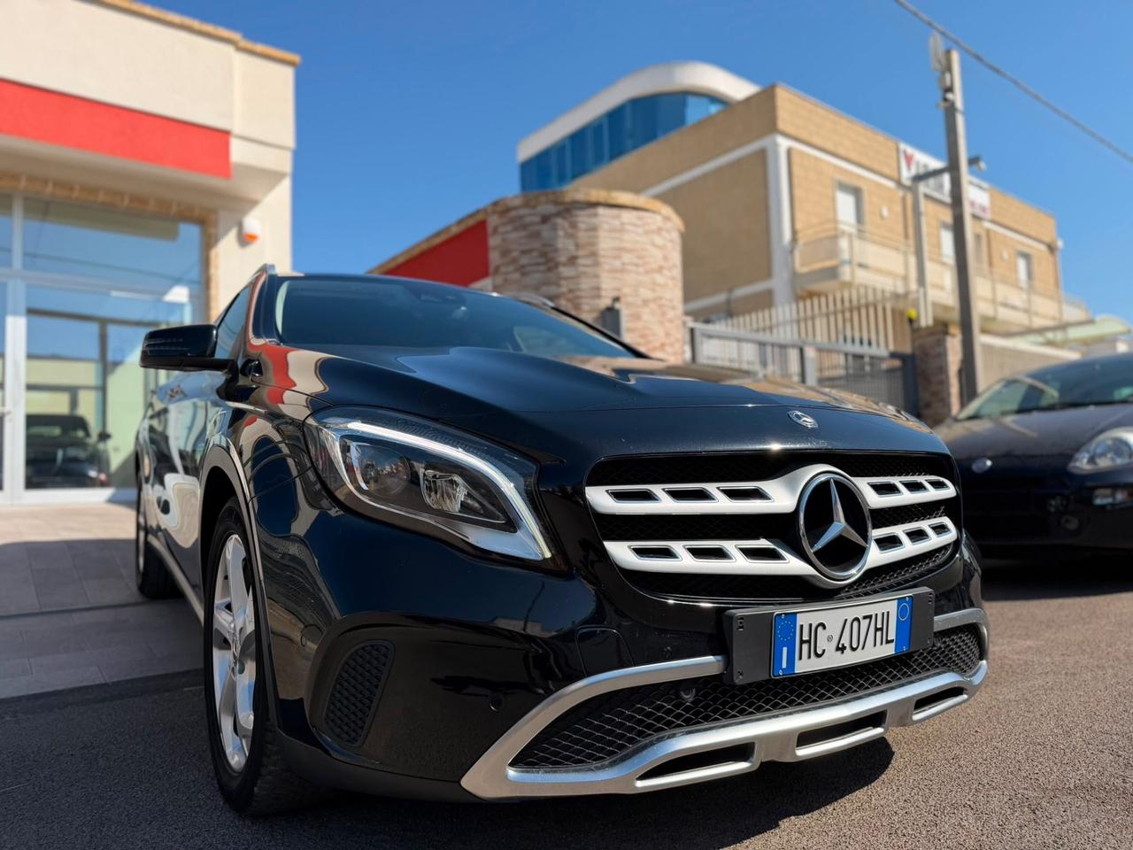 Mercedes-benz GLA 180D URBAN-2018 LEF/CARPLAY