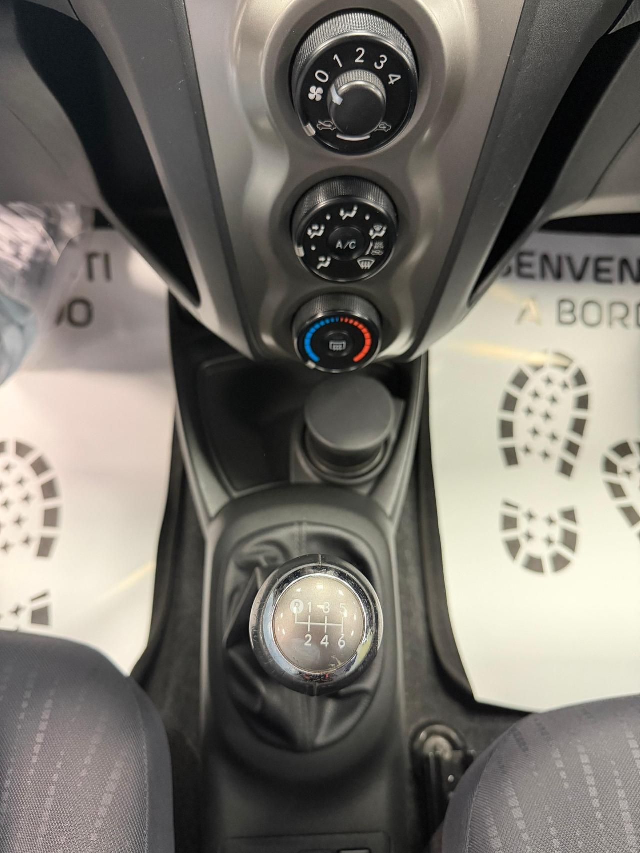 Toyota Yaris 1.3 5 porte Sol