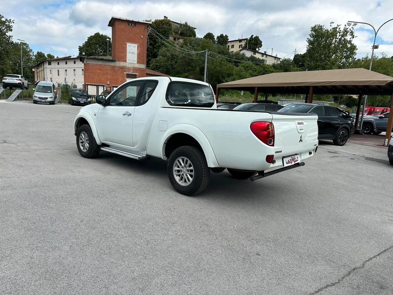 Mitsubishi L200 2.5 DI-D/136CV Club Cab Invite DPF