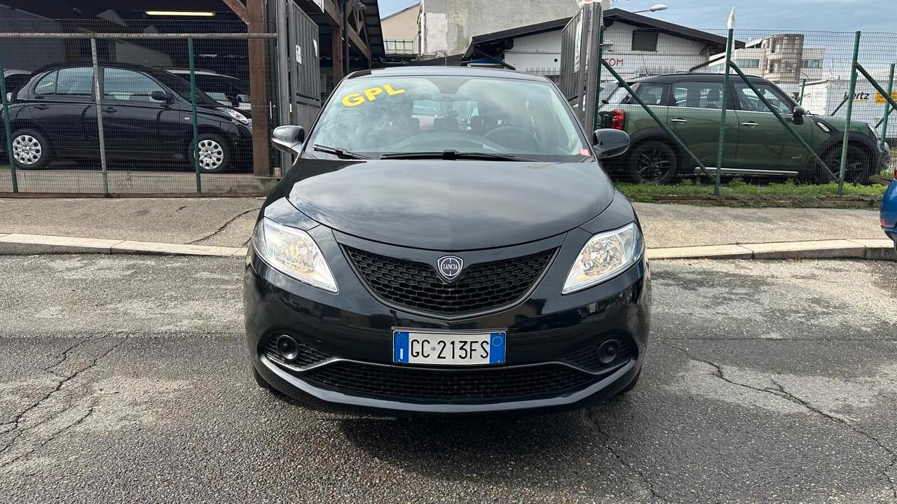 Lancia Ypsilon 1.2 69 CV 5 porte GPL Ecochic Monogram