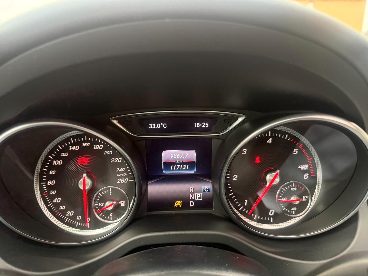 Mercedes-Benz CLA 220 d Premium 4matic auto AMG / TETTO PANORAMICO