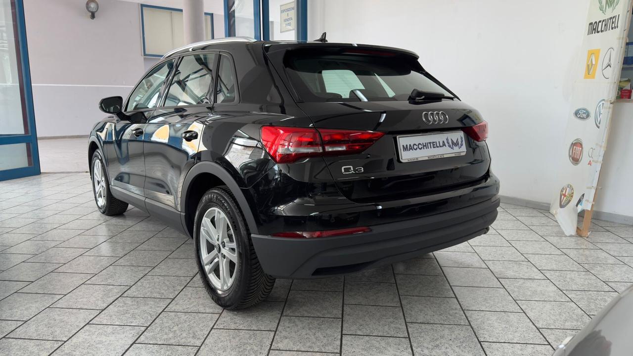 Audi Q3 35 TDI S tronic Business