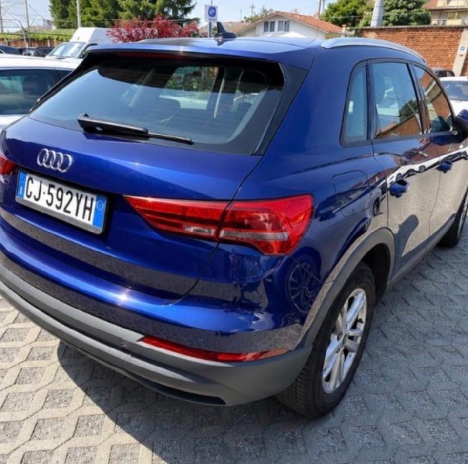 Audi Q3 35 TDI S tronic Business