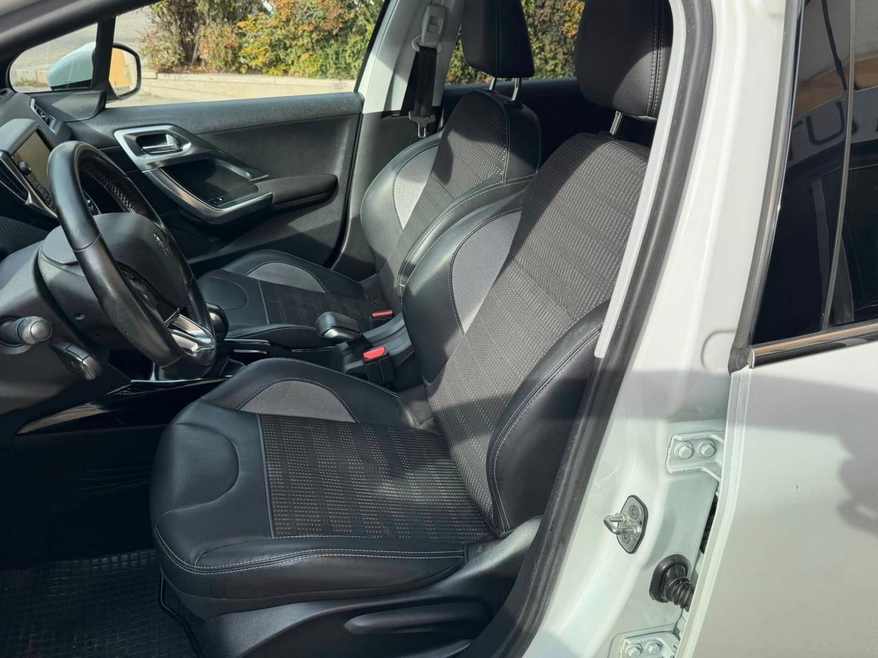 PEUGEOT 2008 1.6 HDI 115 CV. ALLURE NAVI+RETROC.+CERCHI