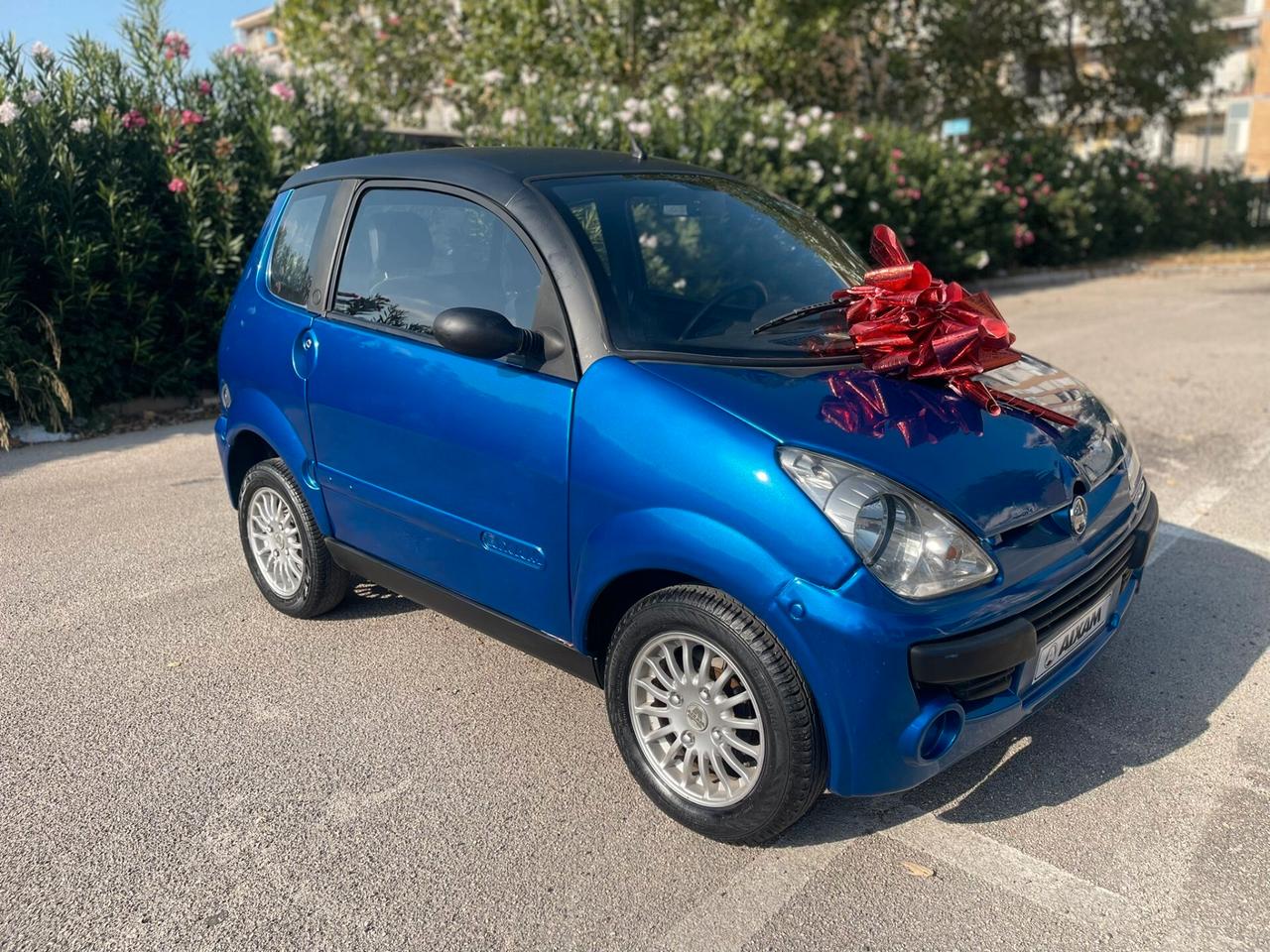 Minicar Aixam City blue edition