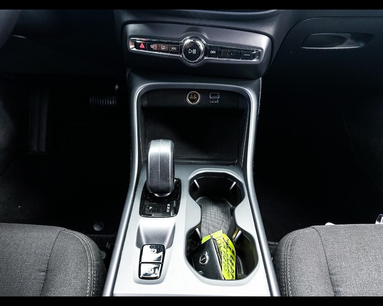 VOLVO XC40 T3 Geartronic Momentum Core