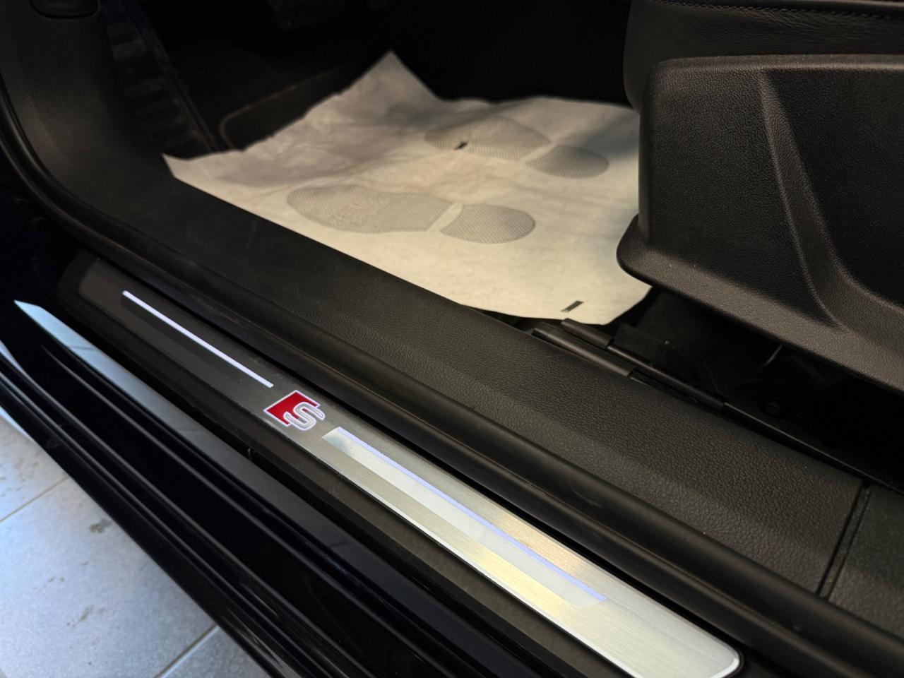 Audi A6 Avant 40 2.0 TDI quattro ultra S tronic Business Plus
