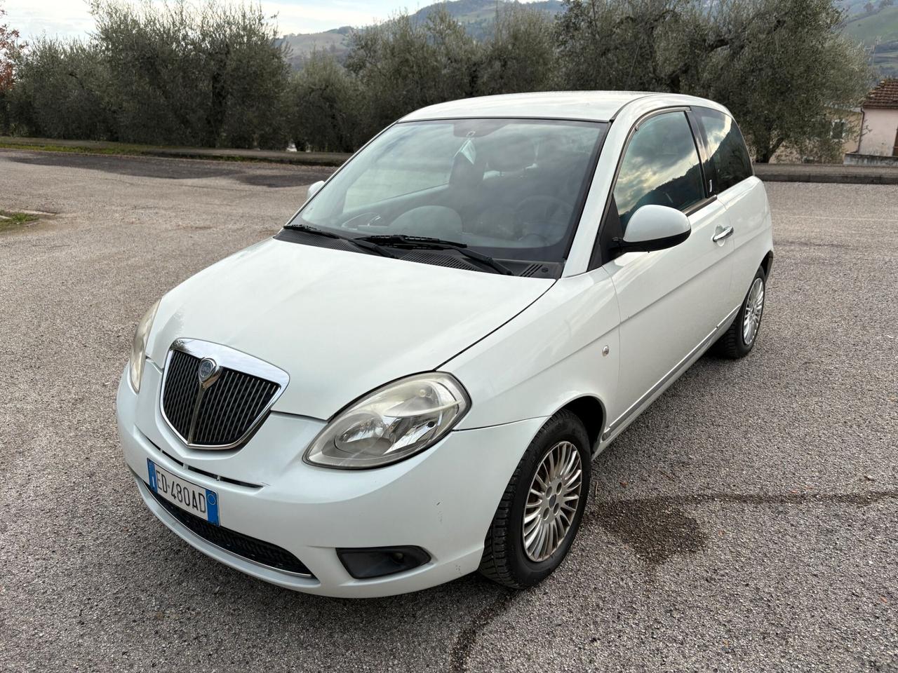 LANCIA Ypsilon1.3 MJT 75Cv Platino - 10-2010