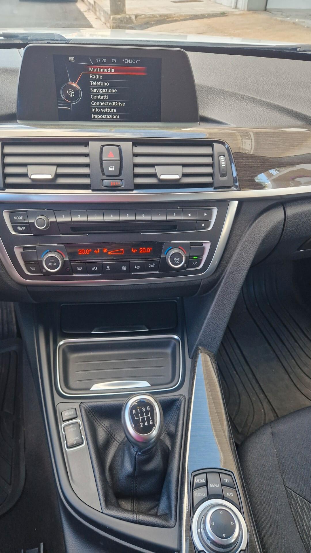 BMW 318 Touring Luxury anno 2014