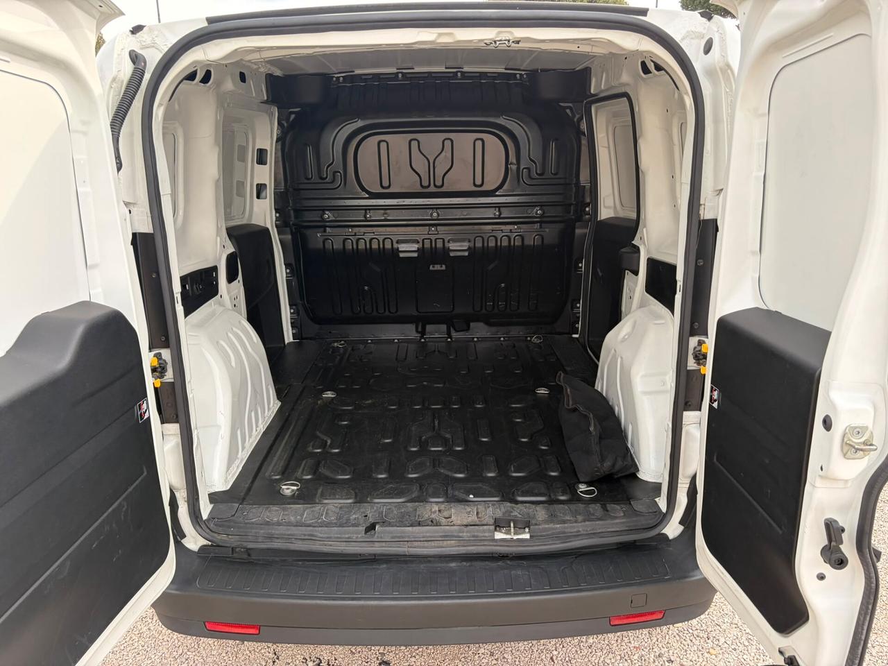 FIAT DOBLO 1.6MJT 105CV E6D.I 3POSTI 2022