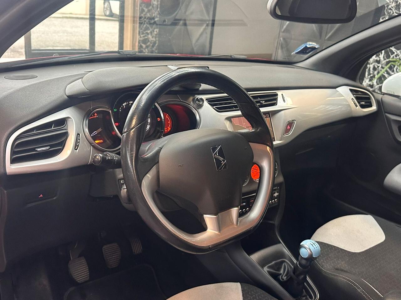 Ds DS3 3 1.4 HDi 70 Just Black