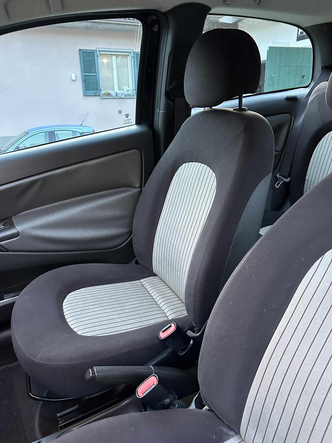 Lancia YPSILON 1.2 NEOPAT KMCERT