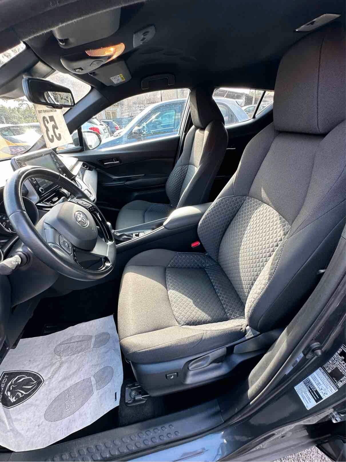 Toyota C-HR 1.8 Hybrid E-CVT Business