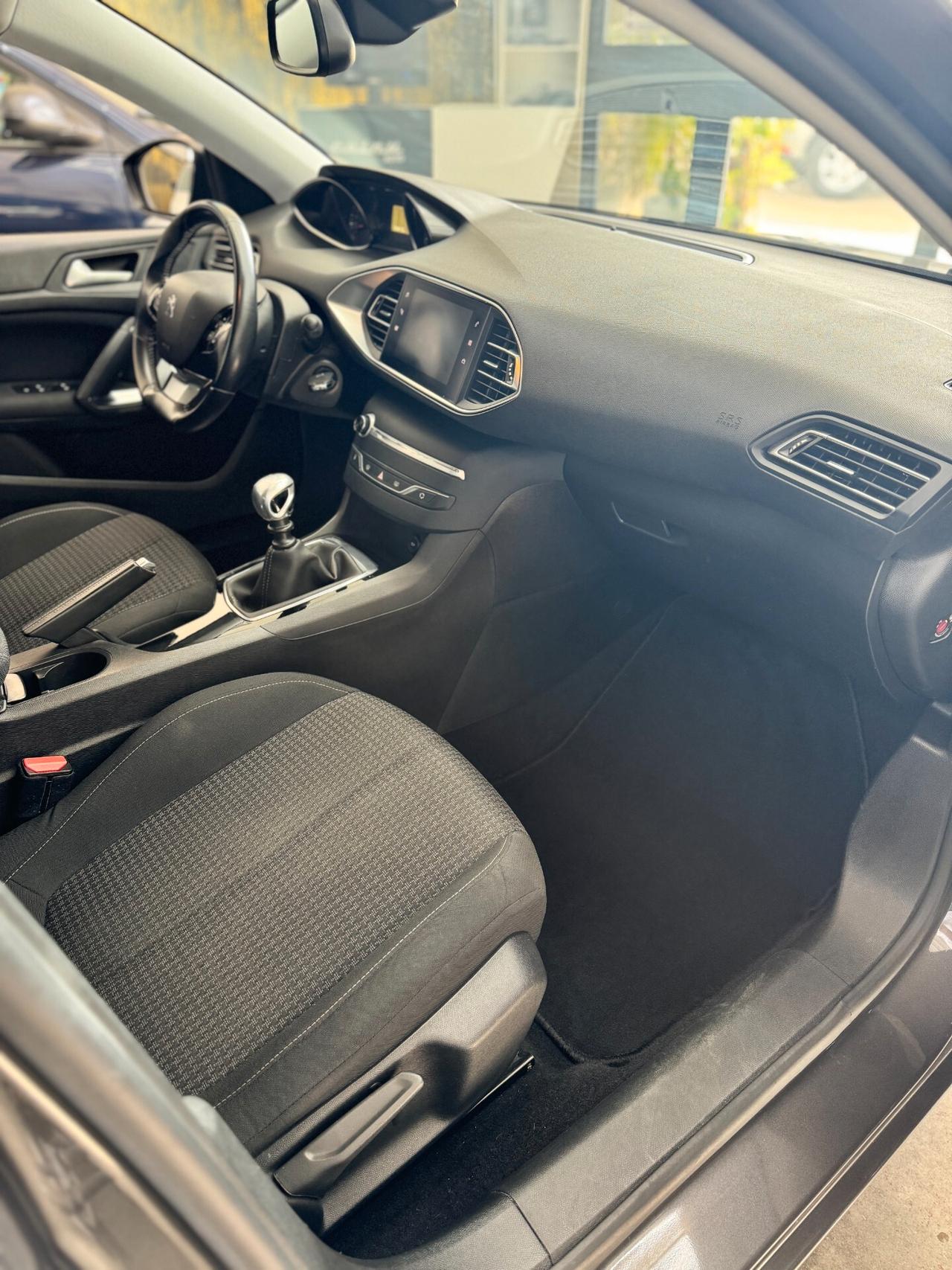 Peugeot 308 BlueHDi 100 S&S Active