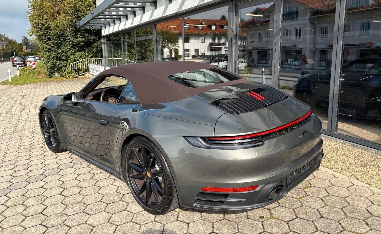 Porsche 911 Carrera Cabriolet