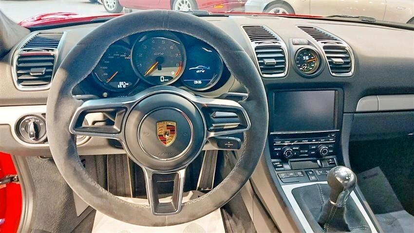Porsche Cayman GT4 solo 680 Km