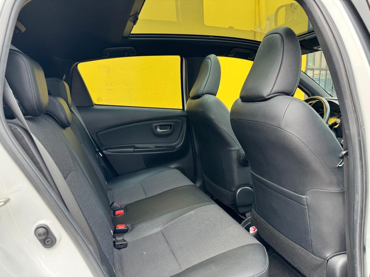TOYOTA YARIS 2019 FULL OPTIONAL TETTO GARANZIA 2034 CASA MADRE