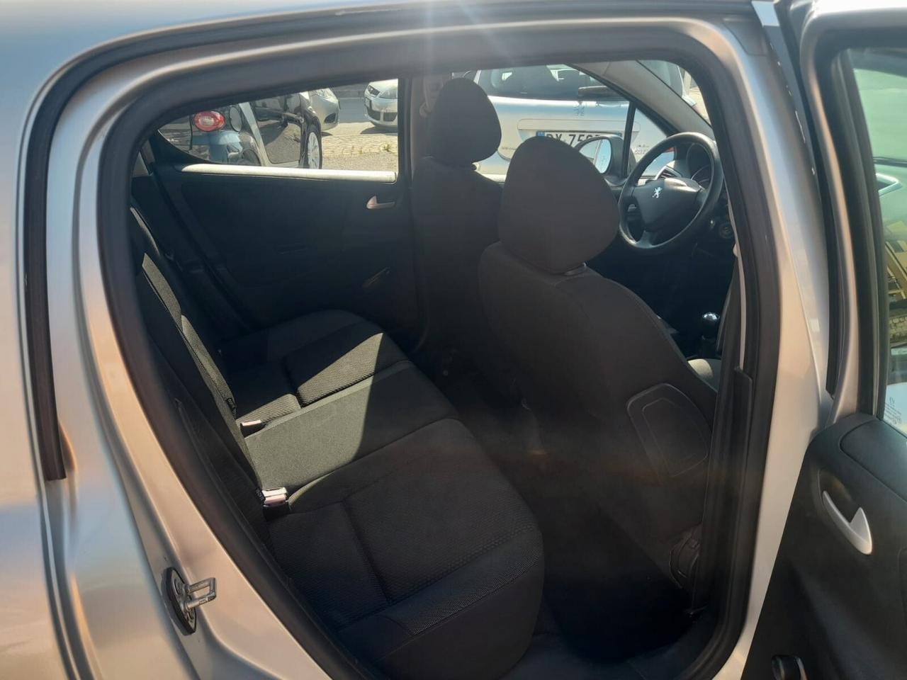 Peugeot 207 1.4cc gpl 12 mesi garanzia-2013