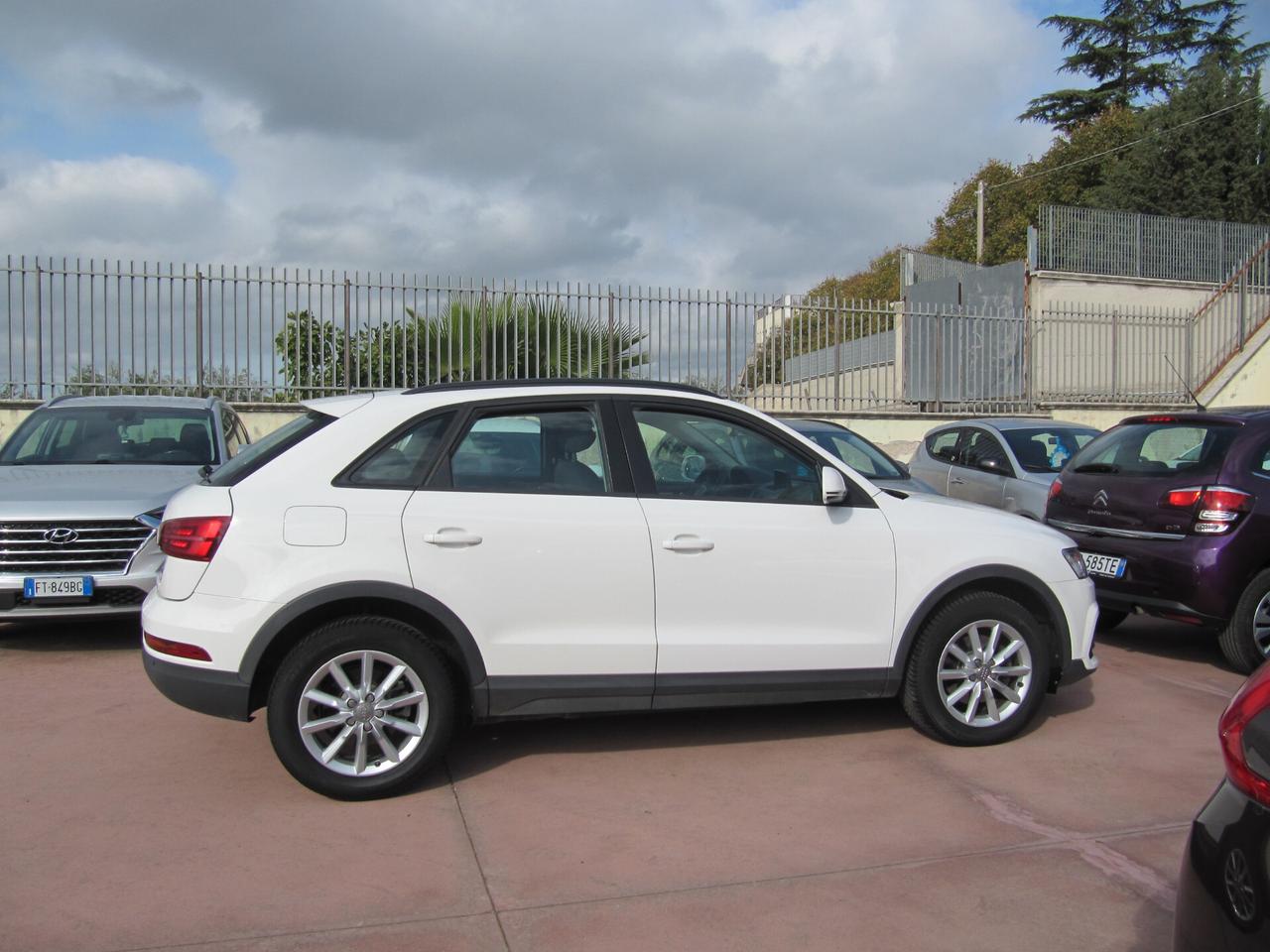 Audi Q3 2.0 TDI 120 CV Business