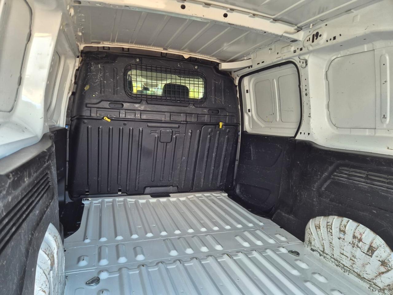 TOYOYA PROACE 3 POSTI PROLUNGATO