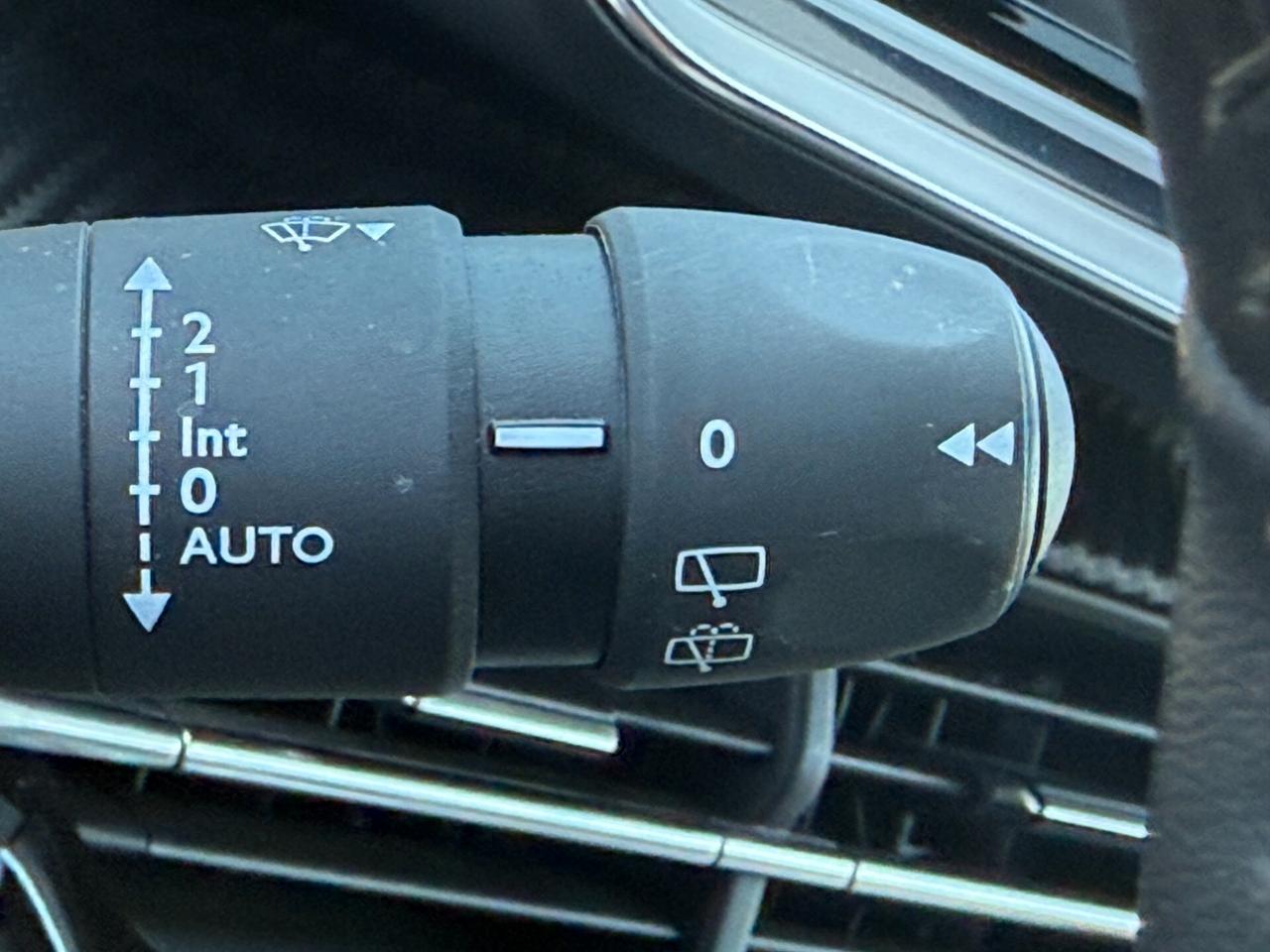 Peugeot 2008 PureTech 130 S&S EAT8 Allure