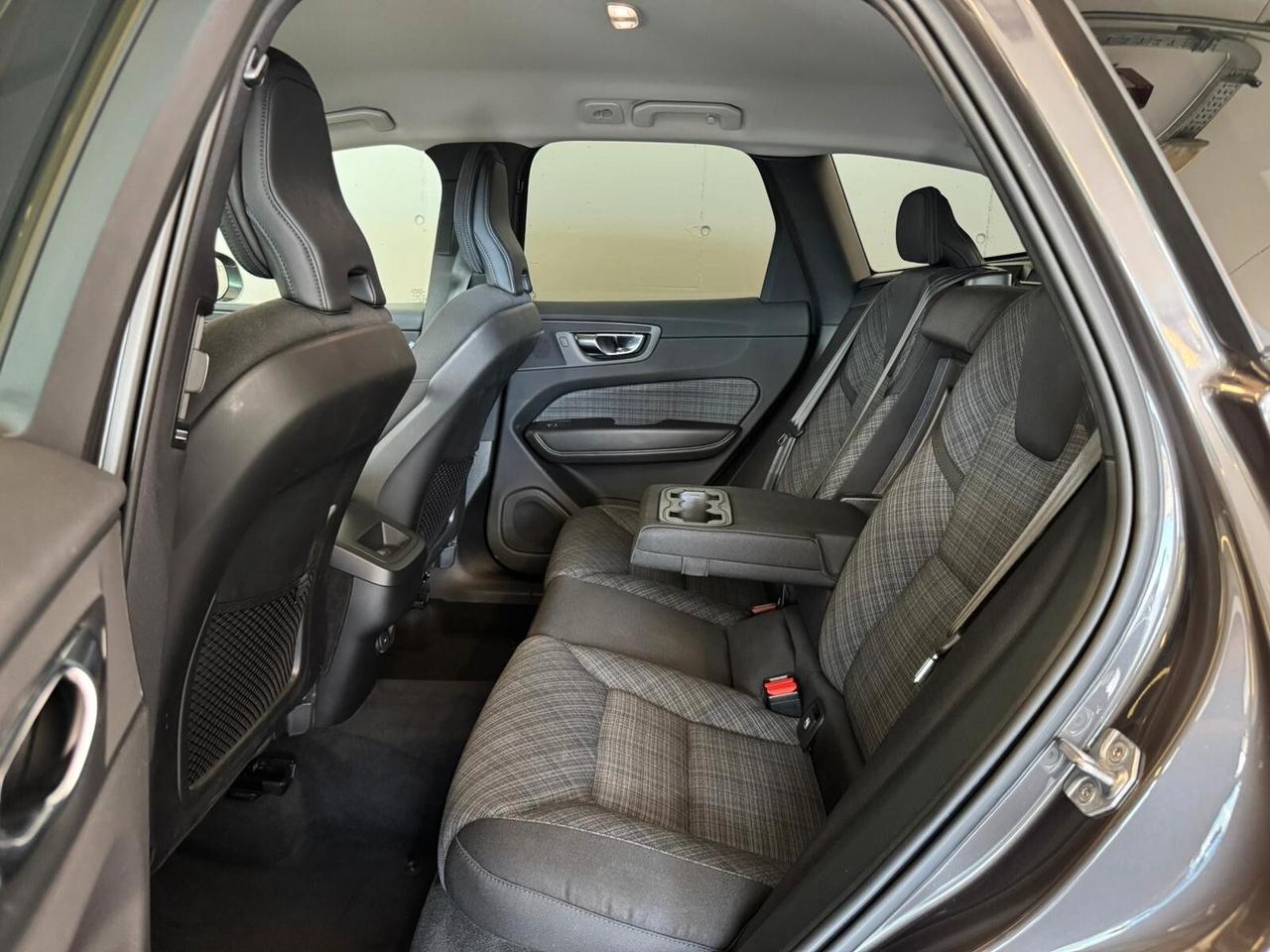 Volvo XC 60 XC60 B4 (d) AWD Geartronic Momentum