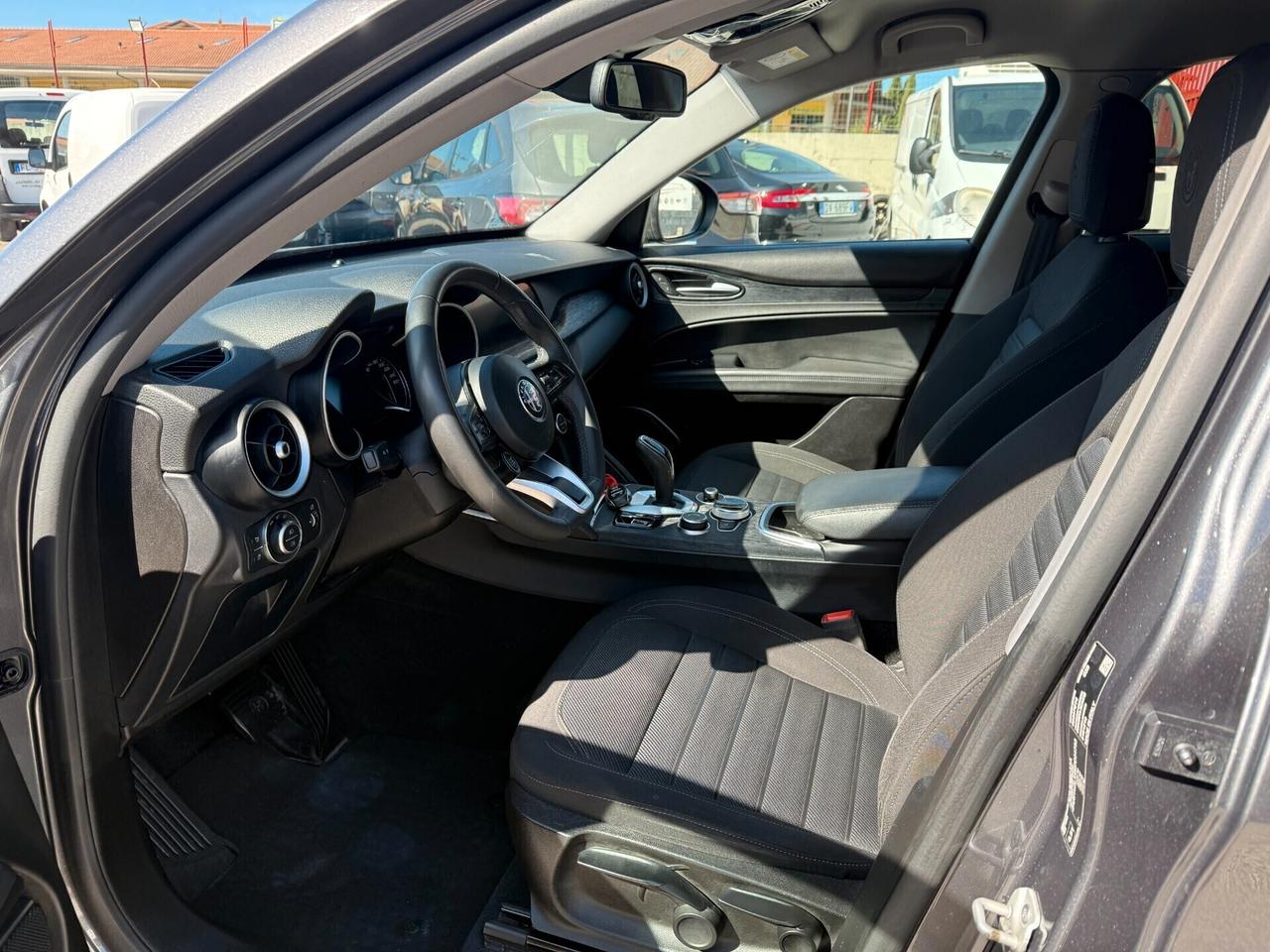 Alfa Romeo Stelvio 2.2 Turbodiesel 160 CV AT8 RWD Super Business