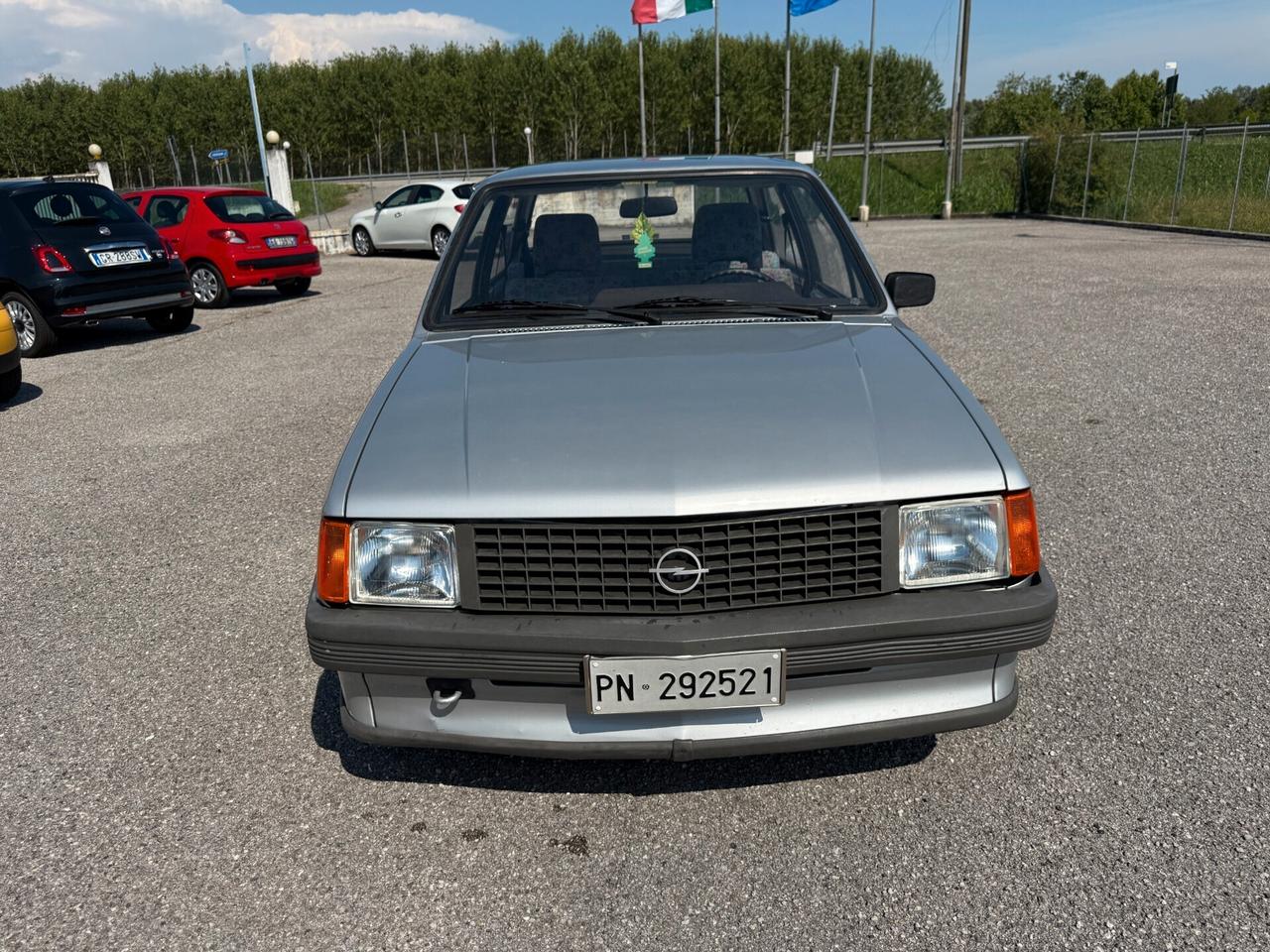 Opel Corsa 1.2 2 Porte TR