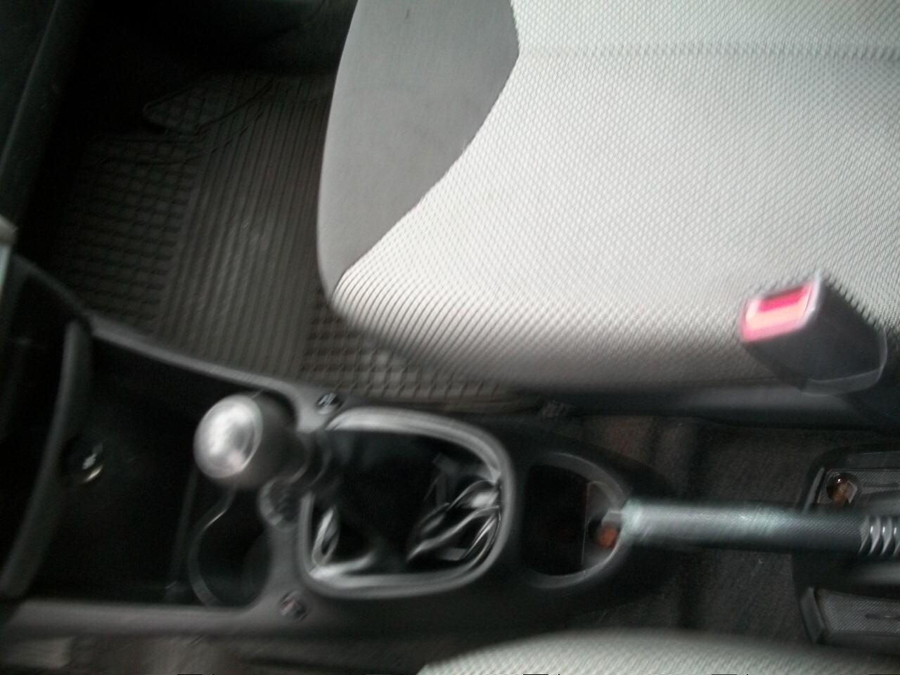 Toyota Aygo 1.0 12V VVT-i 5 porte Lounge CC 998 BENZINA IMMAT 30/06/2012 05 PORTE SI NUOVI PATENTATTI GARANZIA UN ANNO