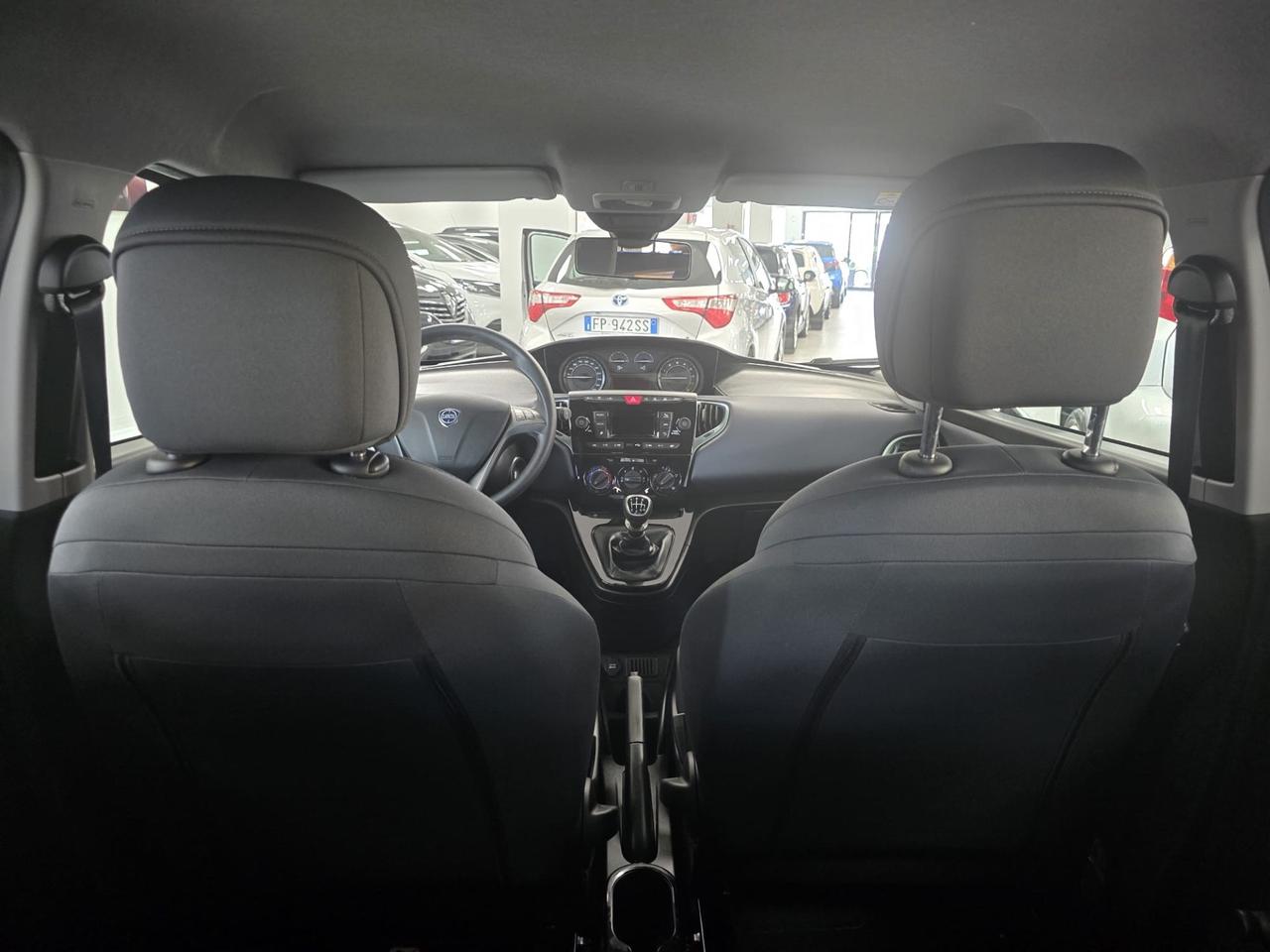 Lancia Ypsilon 1.0 Hybrid 70cv anno 2024 km 68000