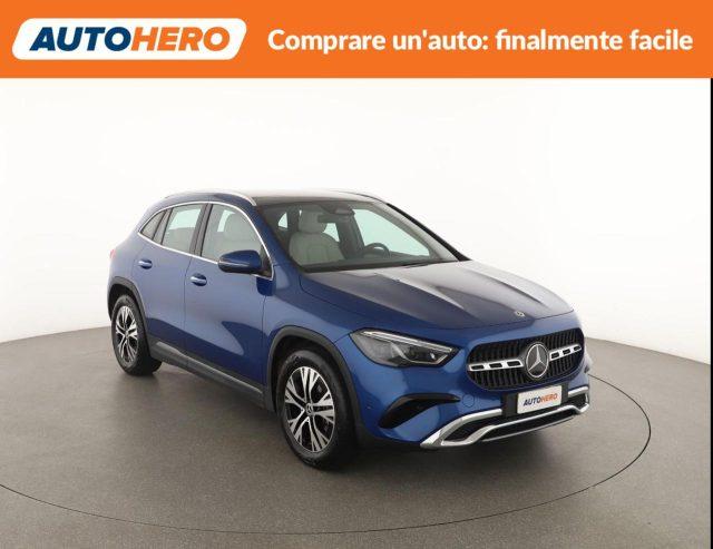 MERCEDES-BENZ GLA 180 Automatic Progressive Advanced