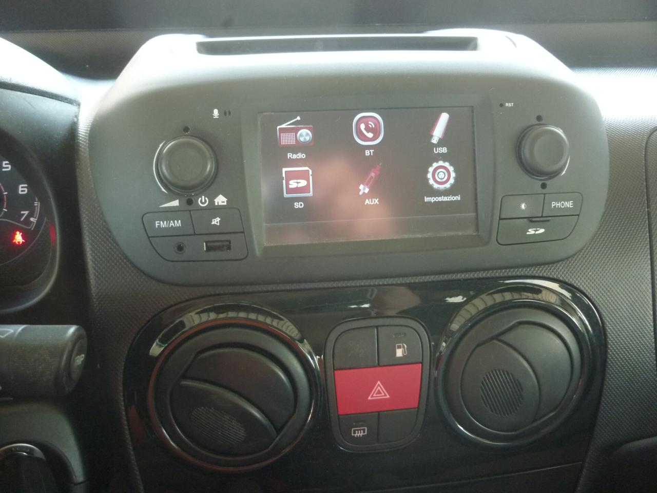 Fiat Qubo 1.4 8V CV 77 Lounge Natural Power