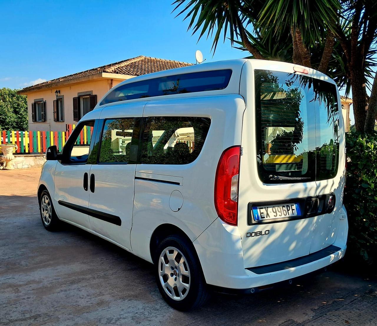 Doblò XL 6 posti TRASPORTO DISABILI PEDANA ELETTROIDRAULICA