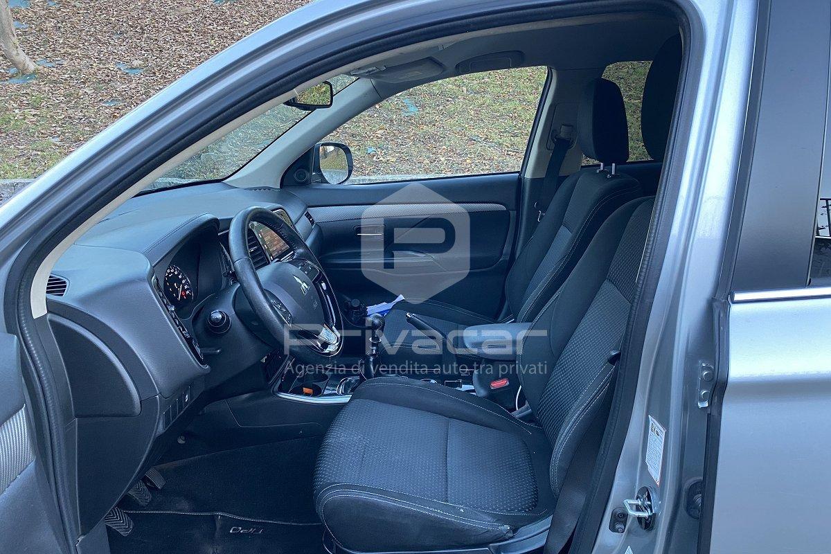 MITSUBISHI Outlander 2.2 DI-D 2WD Instyle