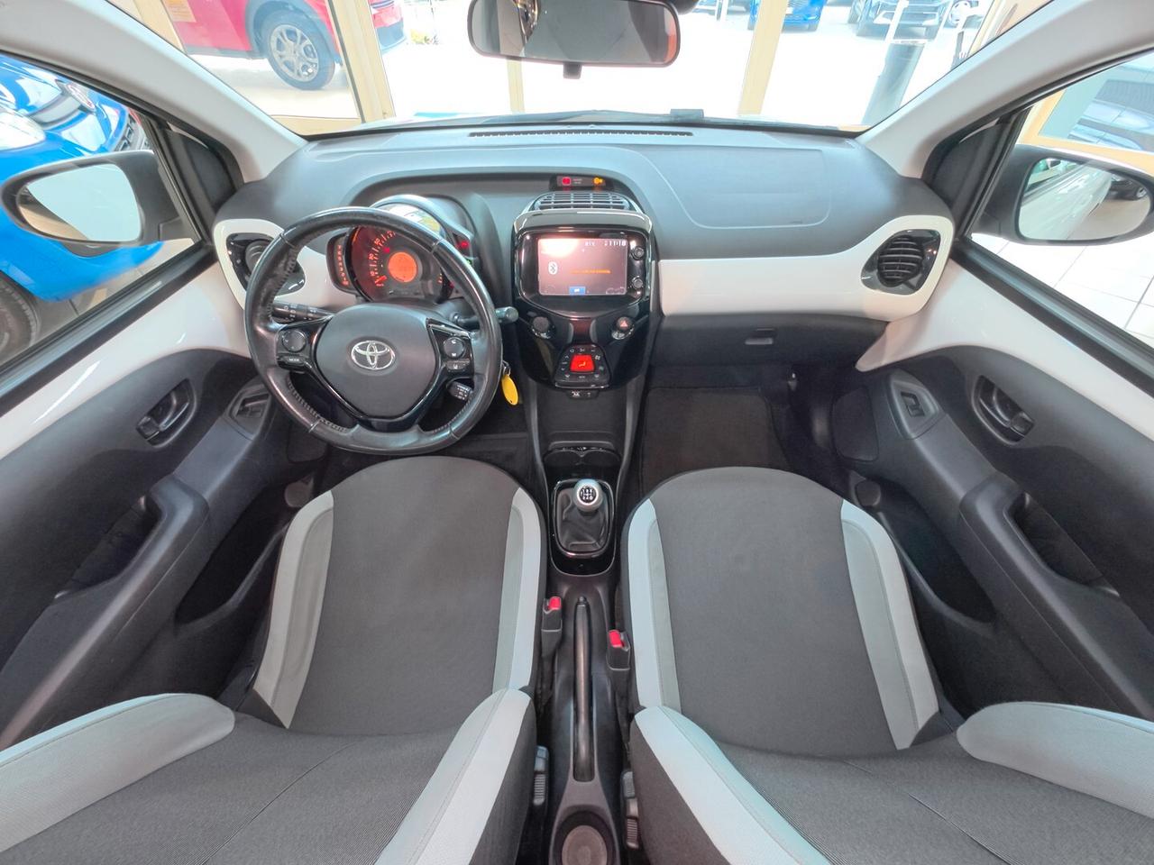 Toyota Aygo 1.0 VVT-i 69 CV 5 porte x-cool