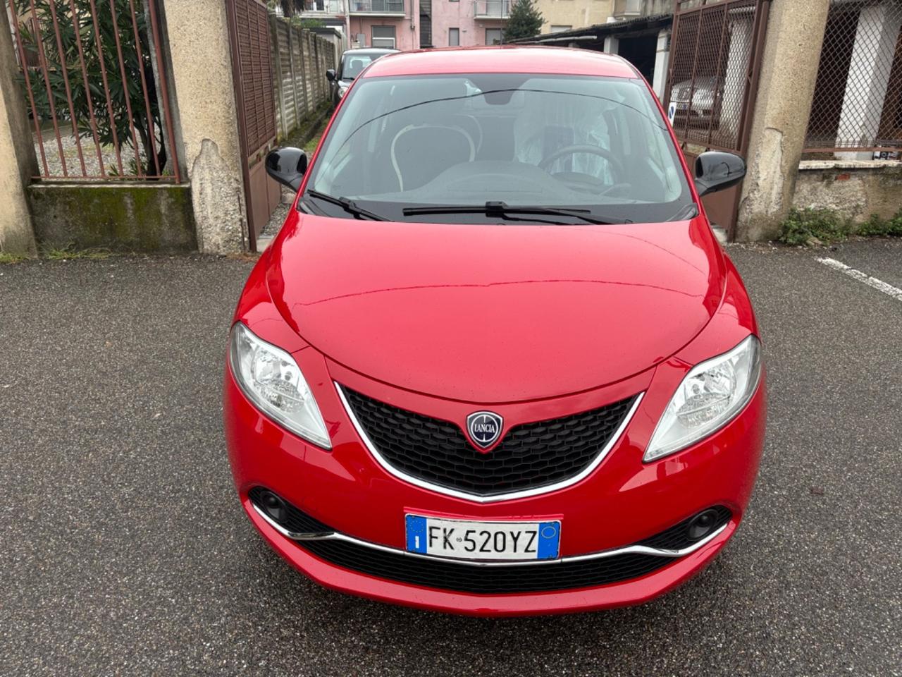 Lancia Ypsilon 1.2 69 CV 5 porte Gold