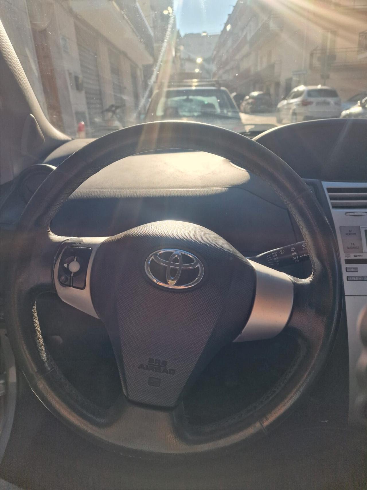 Toyota Yaris 1.3 5 porte