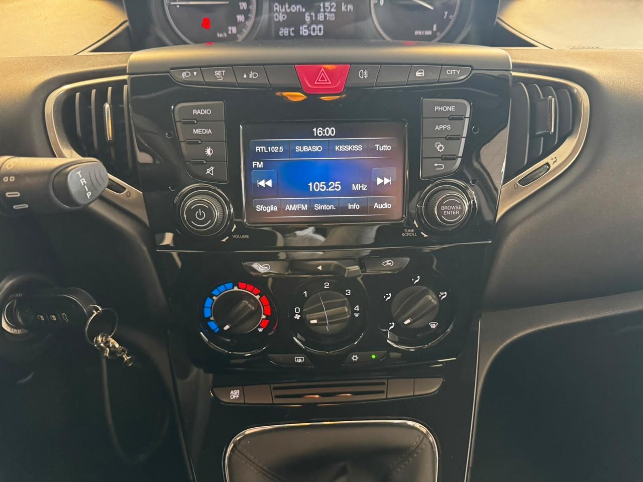 Lancia Ypsilon 1.2 69 CV 5 porte Platinum GPL