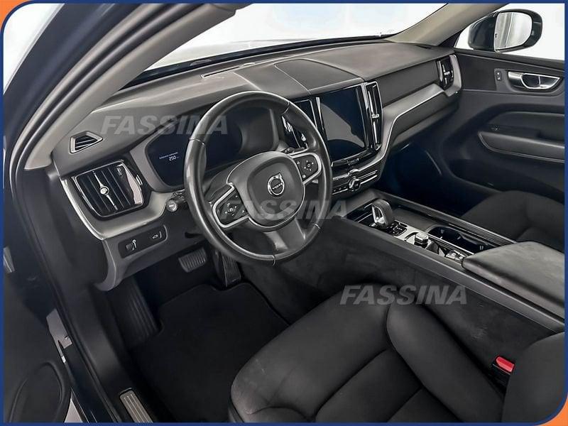 Volvo XC60 B4 D automatico Momentum Pro