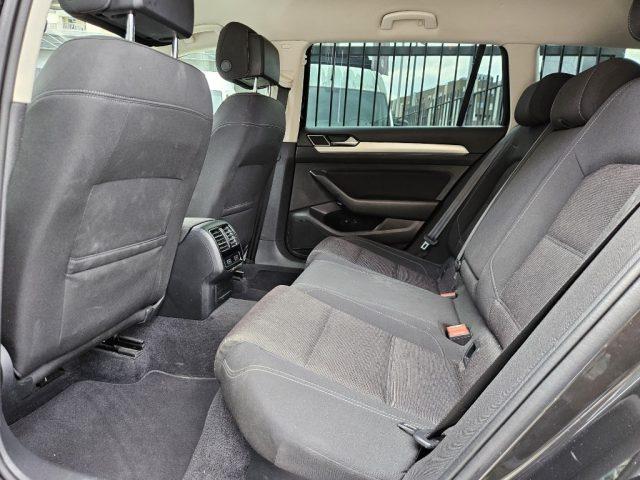 VOLKSWAGEN Passat Variant 1.6 TDI SCR DSG Business BMT