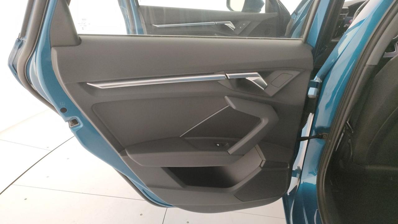 AUDI A3 Sportback 30 1.0 tfsi Business Advanced