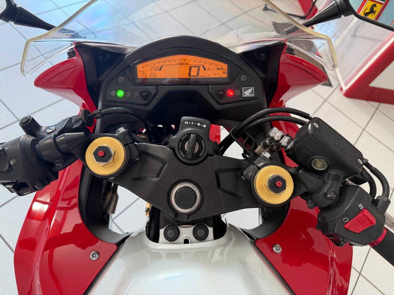Honda CBR 600 F PERFETTA, GOMME OK, REVISIONATA, AKRAPOVIC