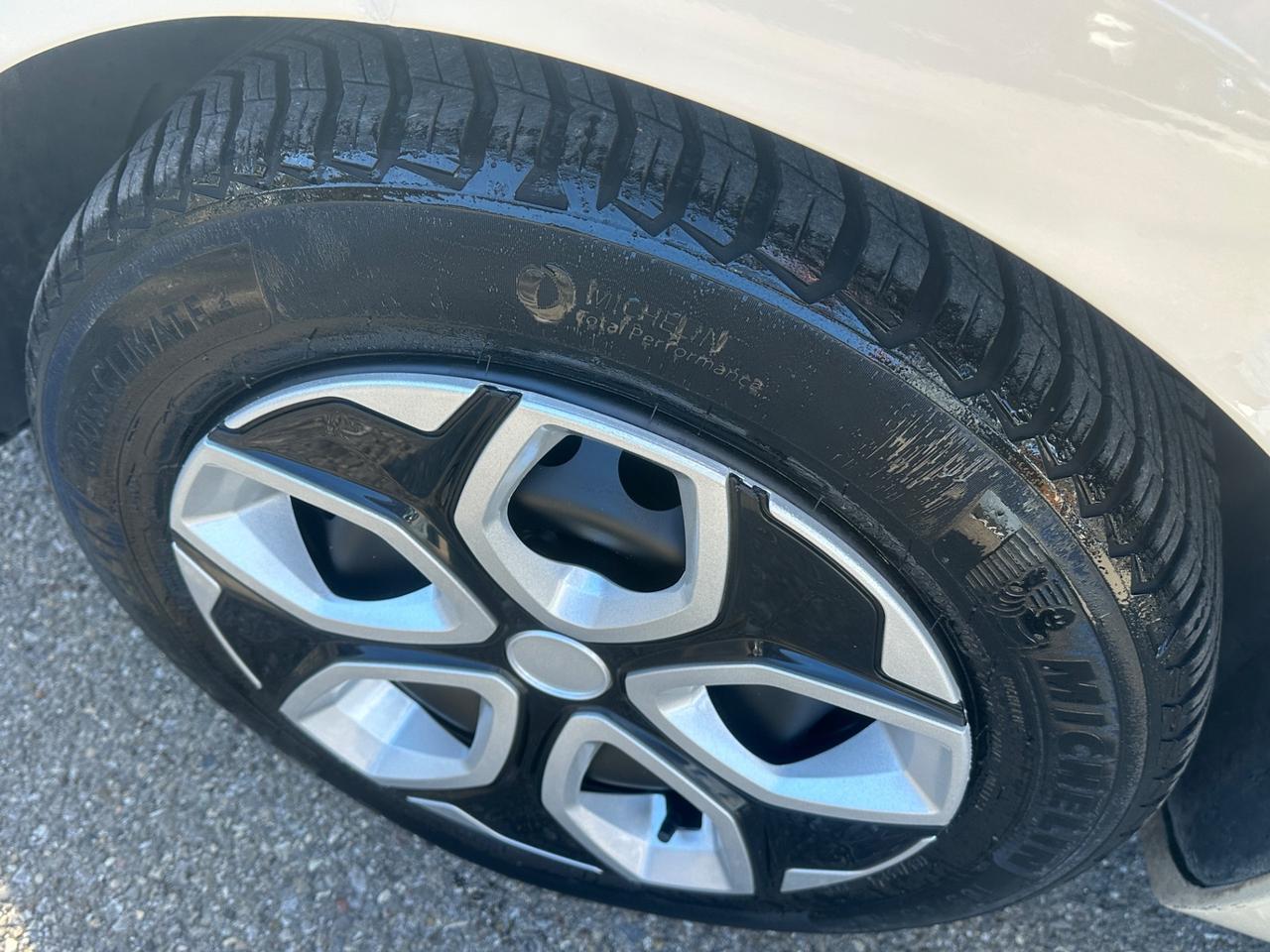 Renault Clio dCi 8V 75 CV Start&Stop 5 porte Energy Duel