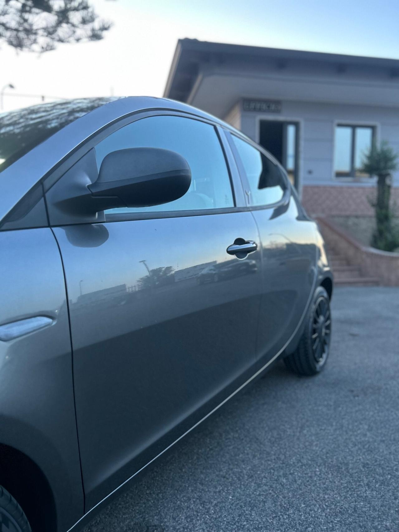 Lancia Ypsilon 1.3 MJT Elefantino Bianco Platinum