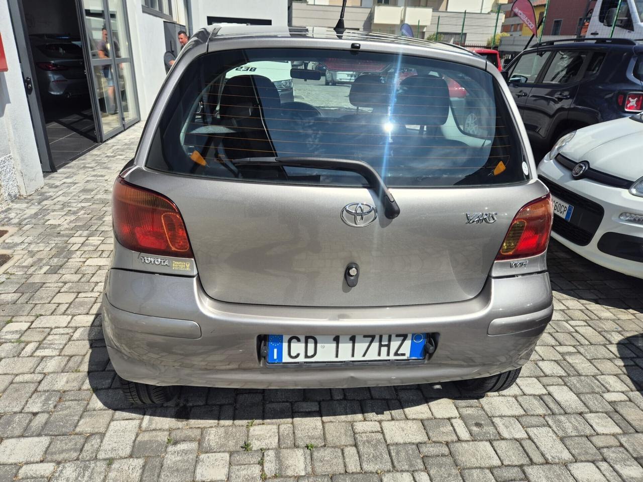 Toyota Yaris 1.0i 16V 3 porte