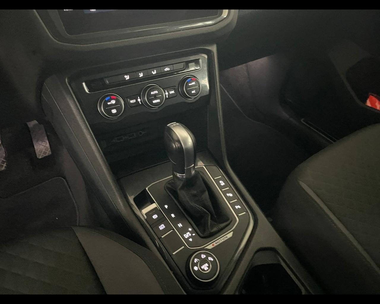 VOLKSWAGEN Tiguan 2ª serie - Tiguan 2.0 TDI SCR DSG 4MOTION Sport BMT