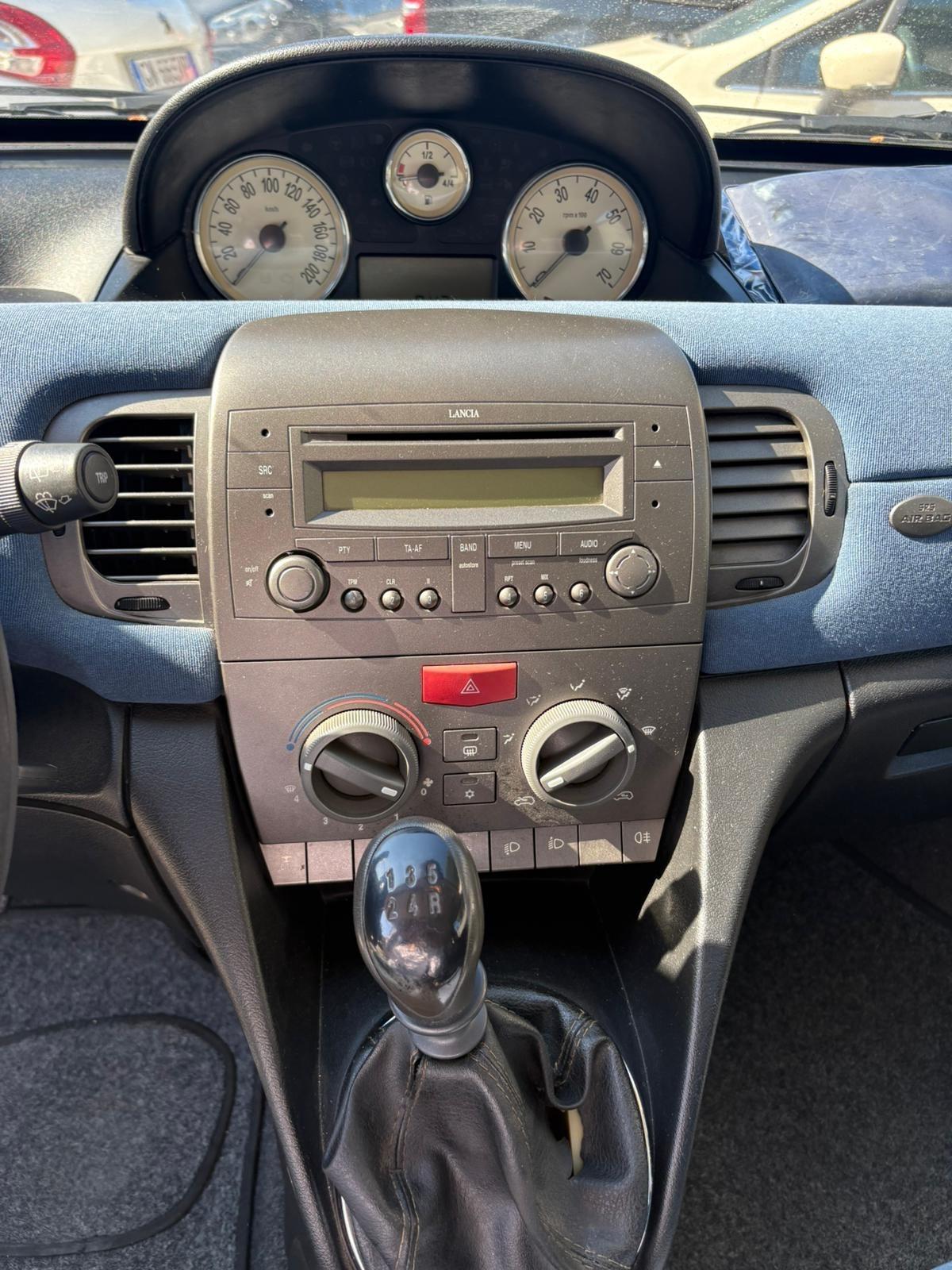 Lancia Ypsilon 1.2 16V Oro 60CV Ok Neopatentati