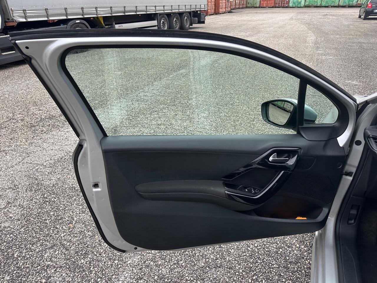 Peugeot 208 1.4 HDi 68 CV 3 porte Allure