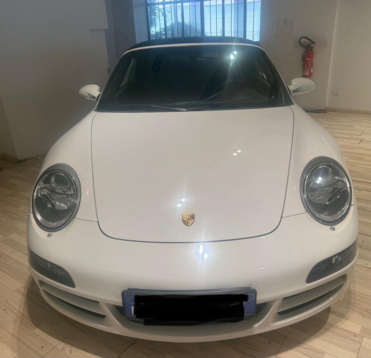 Porsche 911 Carrera Cabriolet